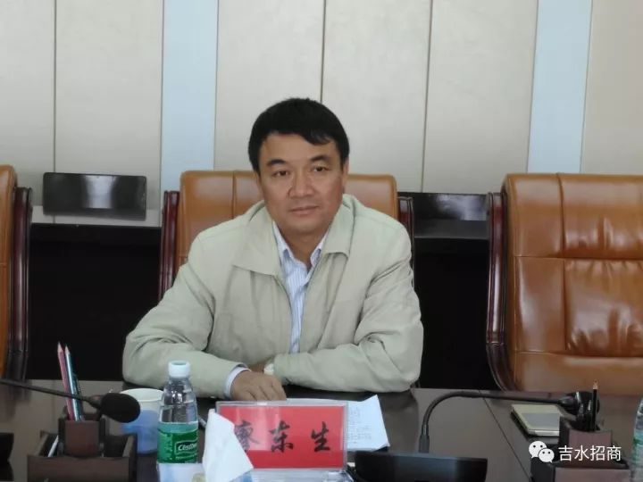 公司代表东莞市电子信息产业协会在执行会长张伟带领下考察江西吉水